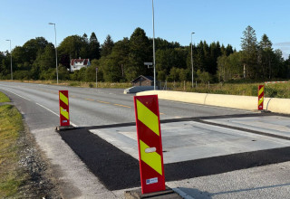 Vi ønsker en bedre og sikker Hjellestadvei  uten 16 fartsputer